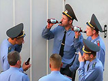 Хроники пьяных милиционеров: в Москве протаранил иномарку, в Туве сбил человека, в Тюмени изнасиловал женщину... Хроники пьяных милиционеров: в Москве протаранил иномарку, в Туве сбил человека, в Тюмени изнасиловал женщину...