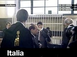 Конституционный суд Италии признал не соответствующим основному закону страны так называемый "закон Альфано", который гарантировал Берлускони иммунитет от уголовных преследований. 