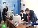 Биржи в пятницу играли в "русские горки" на новостях из Дубая и в конце дня даже вышли в плюс Биржи в пятницу играли в "русские горки" на новостях из Дубая и в конце дня даже вышли в плюс