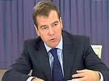 Медведев поручил МЧС, ФСБ и Генпрокуратуре оказать помощь пострадавшим и выяснить причину крушения поезда