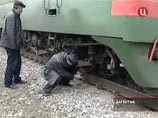 Частично повреждена железнодорожная насыпь Частично повреждена железнодорожная насыпь