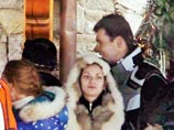 Напомним, что сам Прохоров, а также еще 25 человек, в том числе другие российские бизнесмены и 7 сопровождавших их молодых девушек, были задержаны 9 января 2007 года в Куршевеле сотрудниками уголовной полиции города Шамбери Напомним, что сам Прохоров, а также еще 25 человек, в том числе другие российские бизнесмены и 7 сопровождавших их молодых девушек, были задержаны 9 января 2007 года в Куршевеле сотрудниками уголовной полиции города Шамбери