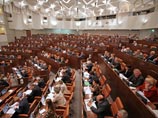 В управлении делами Совета Федерации, транспортный отдел которого "курирует" этот заказ, отказались прокомментировать целесообразность аренды столь шикарных иномарок в условиях экономического кризиса В управлении делами Совета Федерации, транспортный отдел которого "курирует" этот заказ, отказались прокомментировать целесообразность аренды столь шикарных иномарок в условиях экономического кризиса