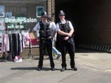 Британская полиция ищет грабителей, которые метят дома граждан иероглифами