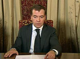Также женщины-депутаты передадут письмо президенту РФ Дмитрию Медведеву, в котором осуждают другую колкость Путина, уже в адрес обоих лидеров, высказанную на той же пресс-конференции