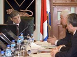 Губернатор Приморья Сергей Дарькин подписал закон, регулирующий розничную торговлю алкоголя и запрещающий его продажу в ночное время Губернатор Приморья Сергей Дарькин подписал закон, регулирующий розничную торговлю алкоголя и запрещающий его продажу в ночное время