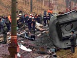 Согласно данным судебно-медицинской экспертизы тел погибших в результате теракта 27 ноября пассажиров "Невского экспресса" людей убил не взрыв, а оторвавшиеся от пола в результате схода состава с рельсов и разлетевшиеся по вагонам кресла, на которых они с Согласно данным судебно-медицинской экспертизы тел погибших в результате теракта 27 ноября пассажиров "Невского экспресса" людей убил не взрыв, а оторвавшиеся от пола в результате схода состава с рельсов и разлетевшиеся по вагонам кресла, на которых они с