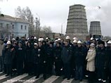 Жители города во время вчерашней программы "Разговор с Владимиром Путиным. Продолжение" пожаловались премьеру, что, несмотря на его визит полгода назад, контракты между градообразующими предприятиями до сих пор не подписаны Жители города во время вчерашней программы "Разговор с Владимиром Путиным. Продолжение" пожаловались премьеру, что, несмотря на его визит полгода назад, контракты между градообразующими предприятиями до сих пор не подписаны