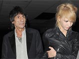 Гитариста Rolling Stones подозревают в избиении его русской подруги Кати Гитариста Rolling Stones подозревают в избиении его русской подруги Кати