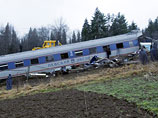 Федеральная служба по надзору в сфере транспорта (Ространснадзор) предписала "Российским железным дорогам" приостановить эксплуатацию в скоростном движении вагонов модели "61-4192", использовавшихся в составе потерпевшего крушение "Невского экспресса"