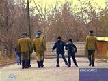 Версия ухода с оружием прорабатывается наравне с другими версиями пропажи солдата Версия ухода с оружием прорабатывается наравне с другими версиями пропажи солдата