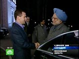 Индийский премьер прибыл в Россию в воскресенье вечером и уже провел неформальную встречу с президентом Дмитрием Медведевым в Барвихе