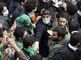 Возле Тегеранского университета второй день продолжаются стычки: полиция заблокировала вход 