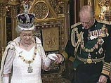 Необычные проблемы возникли в последнее время и королевы. Новые правила пересечения британской государственной границы сделали Елизавету II невыездной