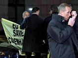 Активисты Greenpeace прорвались сквозь кордоны к зданию Евросовета