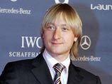 Перед Олимпиадой Плющенко сделали операцию на колене Перед Олимпиадой Плющенко сделали операцию на колене