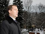 Президент РФ Дмитрий Медведев призвал крупнейшие экономики мира "одномоментно принять на себя" необходимые обязательства, касающиеся эмиссии парниковых газов. Об этом президент заявил в новой записи в своем видеоблоге