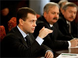 Медведев предлагает подготовить договор о международной энергобезопасности