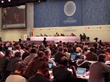 Это связано с протестами африканских стран, которые обвинили богатые страны мира в том, что они ставят под угрозу существующий Киотский протокол Это связано с протестами африканских стран, которые обвинили богатые страны мира в том, что они ставят под угрозу существующий Киотский протокол