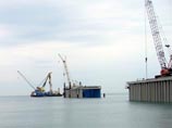 Шторм в Сочи: в море смыло часть строящегося порта