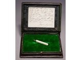 За 9 тысяч 150 долларов продана на аукционе в Нью-Йорке походная зубочистка, принадлежавшая при жизни английскому писателю Чарльзу Диккенсу (1812-1870)