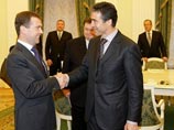 Накануне Расмуссен уже встретился с представителями российского руководства и, в частности, провел переговоры с президентом Дмитрием Медведевым Накануне Расмуссен уже встретился с представителями российского руководства и, в частности, провел переговоры с президентом Дмитрием Медведевым