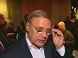 В Киеве в четверг была сорвана презентация книги "Без Путина", которую написали в соавторстве бывший премьер России, а ныне оппозиционер Михаил Касьянов и известный журналист Евгений Киселев В Киеве в четверг была сорвана презентация книги "Без Путина", которую написали в соавторстве бывший премьер России, а ныне оппозиционер Михаил Касьянов и известный журналист Евгений Киселев