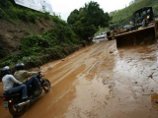 На юге Перу оползень "похоронил" девять человек, 25 ранены