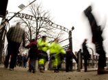 С ворот мемориального комплекса Освенцим в Польше таинственным образом исчезла знаменитая надпись Arbeit Macht Frei - "Труд делает свободным"