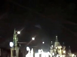 СМИ: над московским Кремлем зависло НЛО (ВИДЕО) СМИ: над московским Кремлем зависло НЛО (ВИДЕО)
