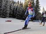 Российский биатлонист Евгений Устюгов выиграл золотую медаль в гонке преследования на третьем этапе Кубка мира в словенской Поклюке