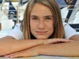 По словам представителя голландской полиции Бернарда Жена, 14-летняя путешественница жива и здорова. Лору узнали жители острова Синт-Мартен, которые сообщили о ее местонахождении в местную полицию По словам представителя голландской полиции Бернарда Жена, 14-летняя путешественница жива и здорова. Лору узнали жители острова Синт-Мартен, которые сообщили о ее местонахождении в местную полицию