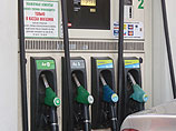 Розничные цены на бензин в России начали снижаться