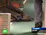В столичном микрорайоне Хорошево-Мневники жертвой киллера, "выгуливавшего" собаку, стал коммерсант - учредитель ООО "Интер-Фрукт". Мужчину расстреляли из двух пистолетов, когда он возвращался с новогодней вечеринки В столичном микрорайоне Хорошево-Мневники жертвой киллера, "выгуливавшего" собаку, стал коммерсант - учредитель ООО "Интер-Фрукт". Мужчину расстреляли из двух пистолетов, когда он возвращался с новогодней вечеринки