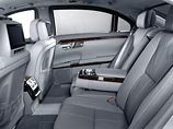 Самарский губернатор считает интерес к своему бронированному Mercedes "президентского" класса "предвыборной суетой" Самарский губернатор считает интерес к своему бронированному Mercedes "президентского" класса "предвыборной суетой"
