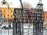 Шведские вандалы сожгли главного рождественского козла - уже в 24-й раз Шведские вандалы сожгли главного рождественского козла - уже в 24-й раз