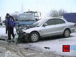 Водитель легкового автомобиля Hyundai, следовавшего из Москвы не справился с управлением и выехал на встречную полосу, где допустил столкновение с грузовым автомобилем "КамАЗ