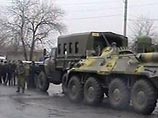 "В момент, когда по дороге ехала патрульная автомашина с сотрудниками милиции, на обочине автодороги произошел взрыв. В результате взрыва, по счастливой случайности, никто из милиционеров не пострадал", - сказал представитель СКП "В момент, когда по дороге ехала патрульная автомашина с сотрудниками милиции, на обочине автодороги произошел взрыв. В результате взрыва, по счастливой случайности, никто из милиционеров не пострадал", - сказал представитель СКП
