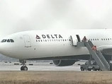В минувшую пятницу после приземления в аэропорту Детройта самолета A330, на борту которого находились 278 человек, один из пассажиров зажег "фейерверк", чем изрядно напугал остальных В минувшую пятницу после приземления в аэропорту Детройта самолета A330, на борту которого находились 278 человек, один из пассажиров зажег "фейерверк", чем изрядно напугал остальных