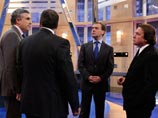 Тогда президент пообещал найти "уродов", виновных в пермской трагедии, не жалеть "отморозков", "прихлопнуть" незаконные игорные клубы и не дать "борзеть" производителям лекарств Тогда президент пообещал найти "уродов", виновных в пермской трагедии, не жалеть "отморозков", "прихлопнуть" незаконные игорные клубы и не дать "борзеть" производителям лекарств