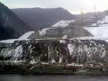 У наркополиции была информация о том, что ряд работников предприятий, занимающихся строительством обводного канала на Саяно-Шушенской ГЭС, причастны к незаконному обороту наркотиков