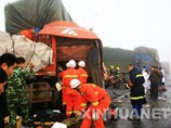 Крупное ДТП в Китае: столкнулись 100 автомобилей, есть жертвы
