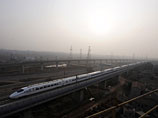 В Китае запущен самый быстрый в мире пассажирский "поезд-пуля"