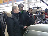 Путин открыл в Приморье автозавод и прокатился на обещанном Берлускони "Патриоте" Путин открыл в Приморье автозавод и прокатился на обещанном Берлускони "Патриоте"