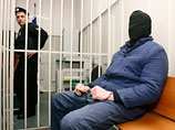 Ранее, во время ареста и Тихонова, и Хасис привозили с плотными масками на головах. Адвокаты тогда удивлялись, как судья мог установить их личности, не видя лиц Ранее, во время ареста и Тихонова, и Хасис привозили с плотными масками на головах. Адвокаты тогда удивлялись, как судья мог установить их личности, не видя лиц