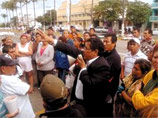 Сотни мексиканцев собрались на демонстрацию у тюрьмы "Игнасио Альенде", чтобы выступить против съемок нового фильма Мела Гибсона "Как я провел летний отпуск"