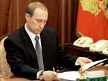 Путин отмечает десятилетие у власти, эксперты гадают о причинах его популярности и перспективах