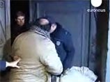 Разгневанные клиенты взяли штурмом разорившийся банк в Порту Разгневанные клиенты взяли штурмом разорившийся банк в Порту