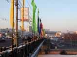 В центре Москвы пьяный мужчина свалился с моста в реку