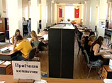 В российских вузах всерьез учатся лишь 15-20 процентов студентов, заявил Фурсенко